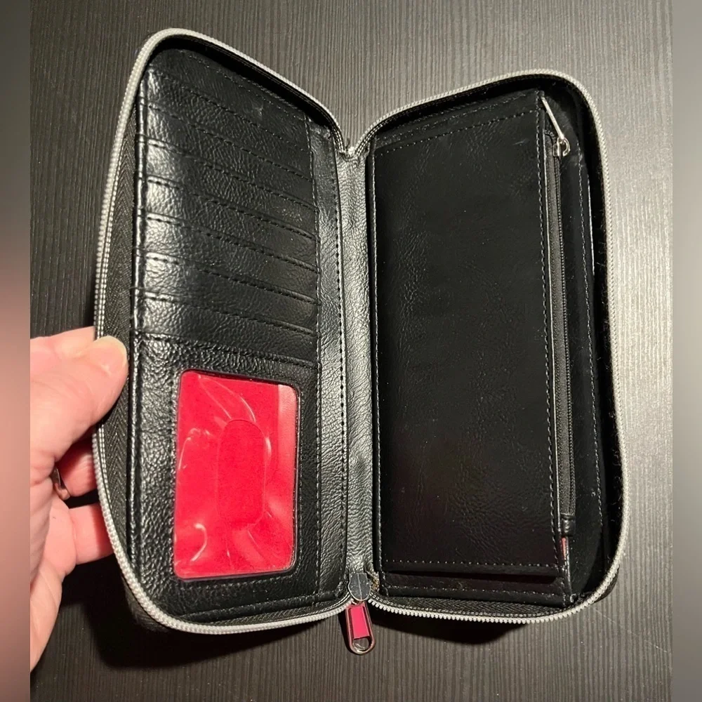 Funko POP! Wallet - Seinfeld (City) Full Size w/ Zip Closure